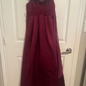 Elegant Burgundy Sleeveless Dress